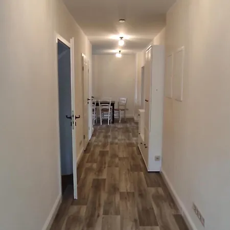 Wernerstr Im Zentrum - 3 Schlafzimmer 아파트 *